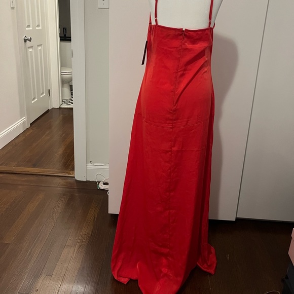 GORGEOUS MAXI RED DRESS GOWN - V CUT - STRAPS - Picture 6 of 8